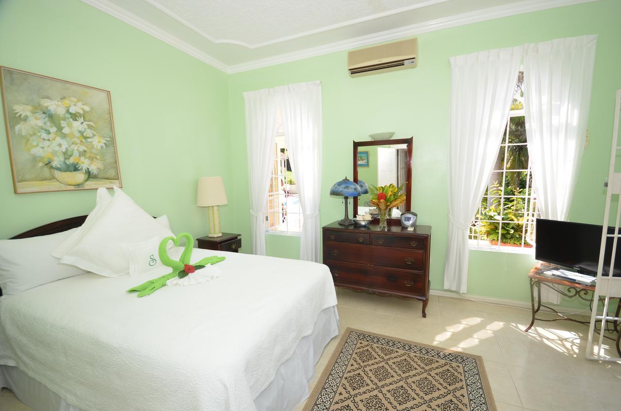 Summerhill Four Bedroom Villa Montego Bay Exterior photo